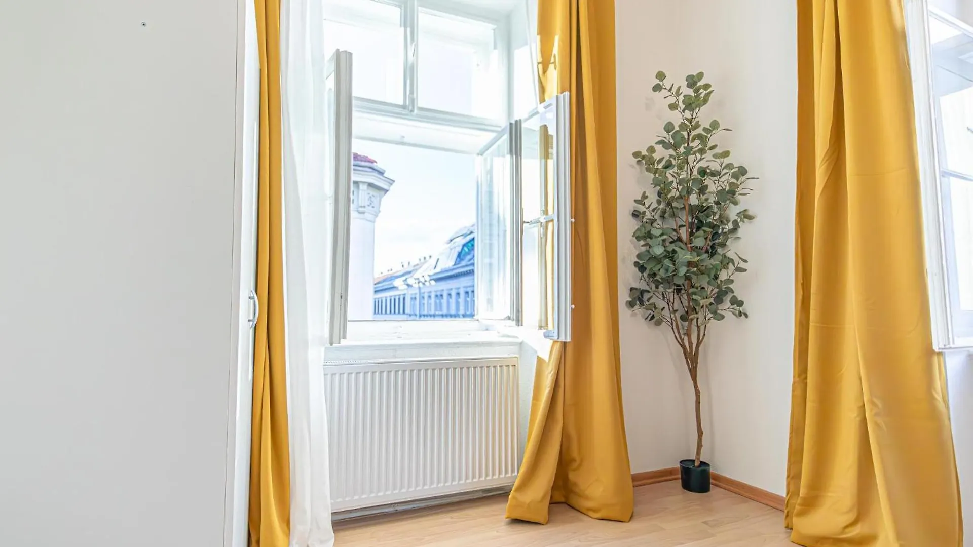 Modern 2-Bedroom Apartment For 5 In Prime Location Vienna 0*,
