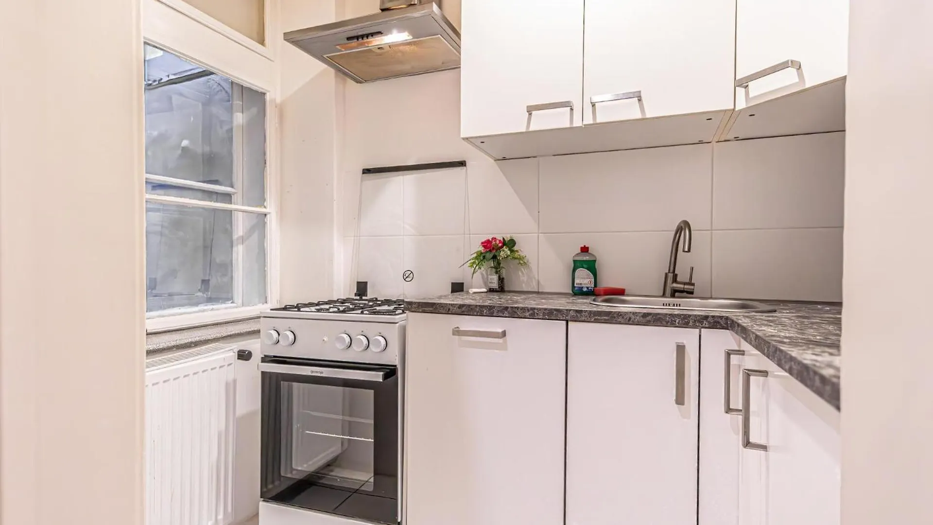 Modern 2-Bedroom Apartment For 5 In Prime Location Vienna 0*,
