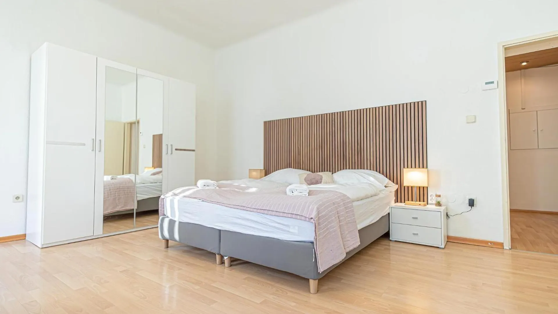 Modern 2-Bedroom Apartment For 5 In Prime Location Vienna